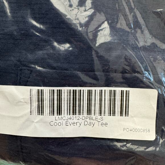 Lahgo Navy Blue Short Sleeve Crewneck Pocket T-Shirt NWT Size Small - Picture 7 of 7